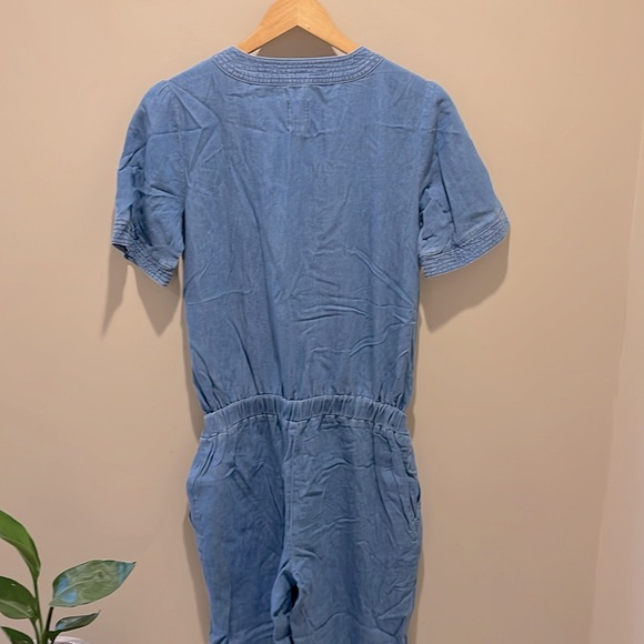 GAP - Maternity V-Neck Jumpsuit - Picture 8 of 10